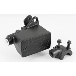 FR MASTER CYLINDER